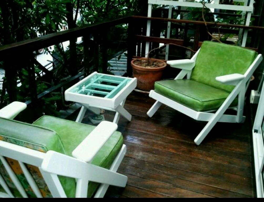 The Old Car Guesthouse Chiang Mai Exterior foto