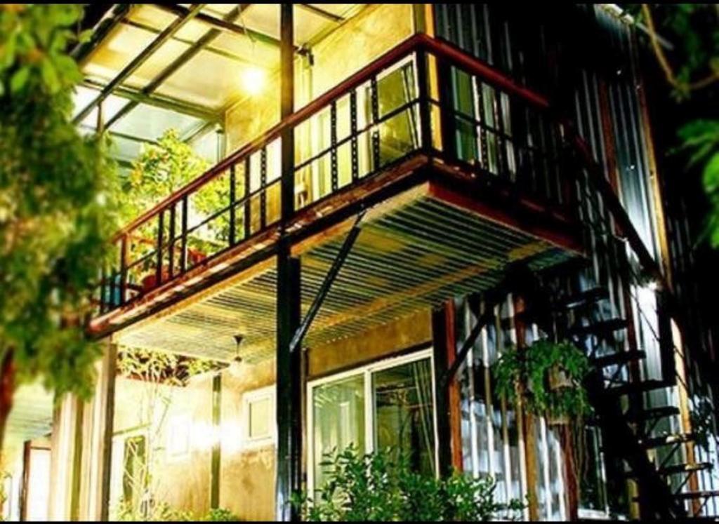 The Old Car Guesthouse Chiang Mai Exterior foto